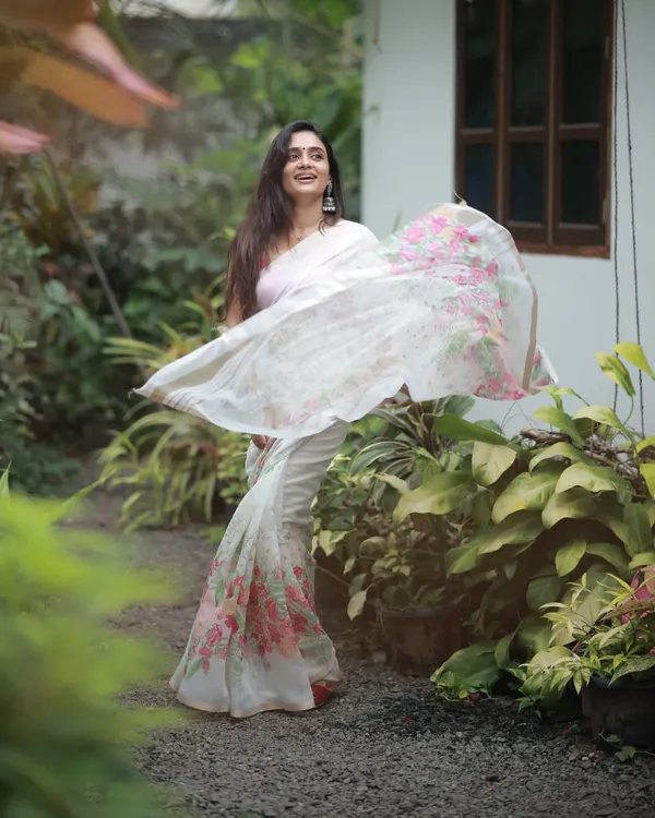 Floral_Linen_Digital_Printed_Cotton_Saree