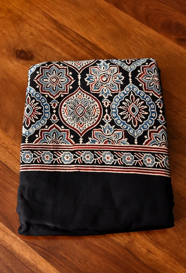 BLACK__AND_PLAIN_AJRAKH_MODAL_SILK_SAREE_WITH_BLOUS