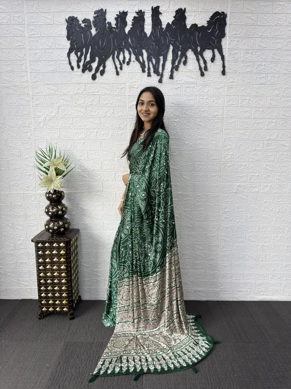 Pure_Gajji_Green_Bandhni_Full_Leaf_Design__Mirror_Saree_With_Blouse_Piece