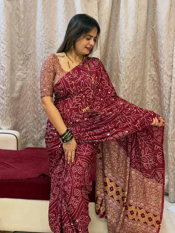 Pure_Gajji_Maroon_Bandhni_Full_Leaf_Design__Mirror_Saree_With_Blouse_Piece
