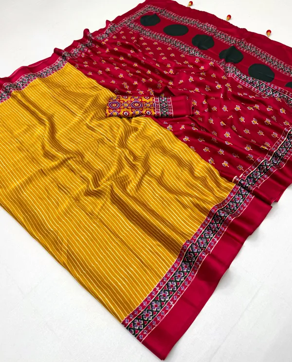 Pure_Semi_Modal_Red_Lotus_with_Yellow_Small_Line_With_Fancy_Tusseles__Saree
