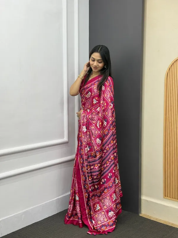 Rani__Patola__Saree__With_Blouse_Piece