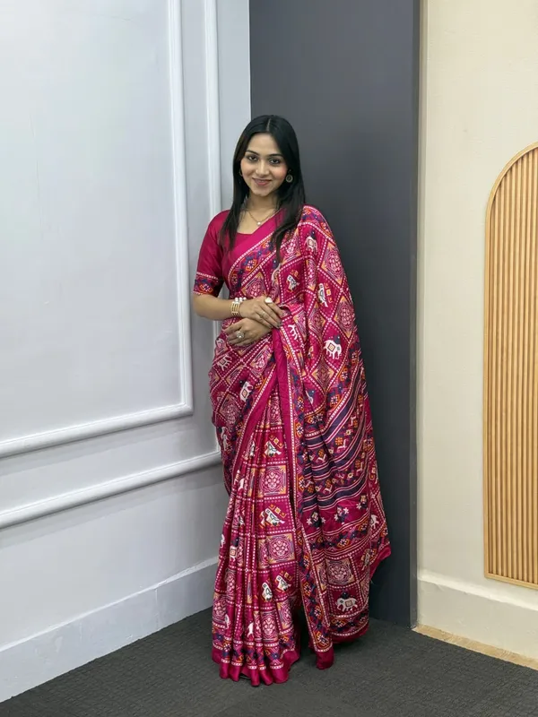 Rani__Patola__Saree__With_Blouse_Piece