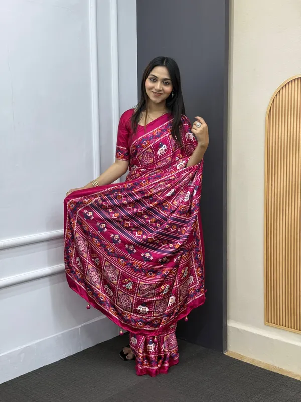 Rani__Patola__Saree__With_Blouse_Piece