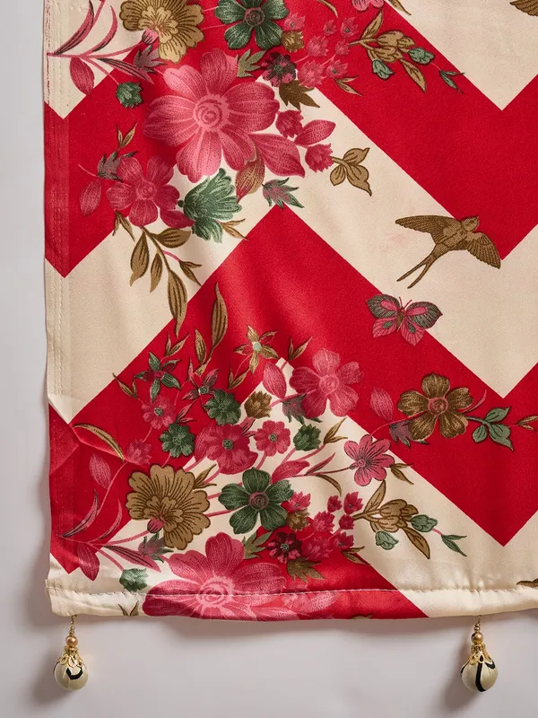 Red_Floral_Printed_Modal_Satin_Party_Wear_Saree_with_a_Smooth_Satin_Finish