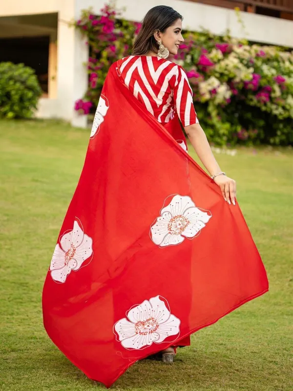 Soft_Gajji_Red_Sattin_Crape_Silk_Floral_Printed_Celebrity_Inspired_Sarees.