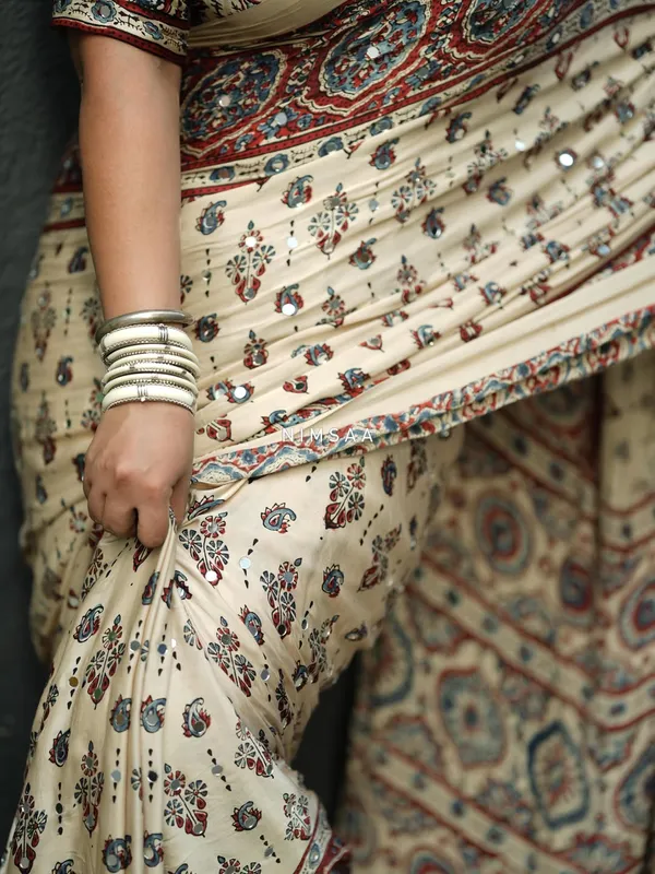 Traditional_Cream_Ajrakh_Print_Motifs_And_Real_Mirror_Work_Detailing.