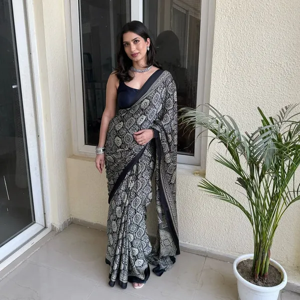 Patola_Ajrakh_Pure__Silk_Ajrakh_Pallu_Saree
