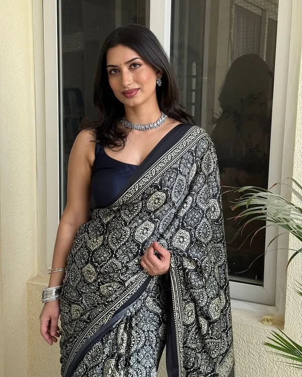 Patola_Ajrakh_Pure__Silk_Ajrakh_Pallu_Saree