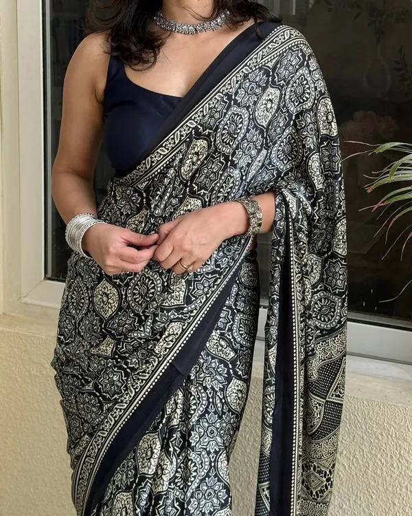 Patola_Ajrakh_Pure__Silk_Ajrakh_Pallu_Saree