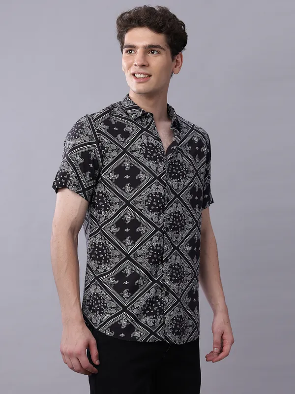 Black_Cotton_Rayon_Paisley_Print_Comfort_Fit_Half_Sleeves_Shirt_For_Men
