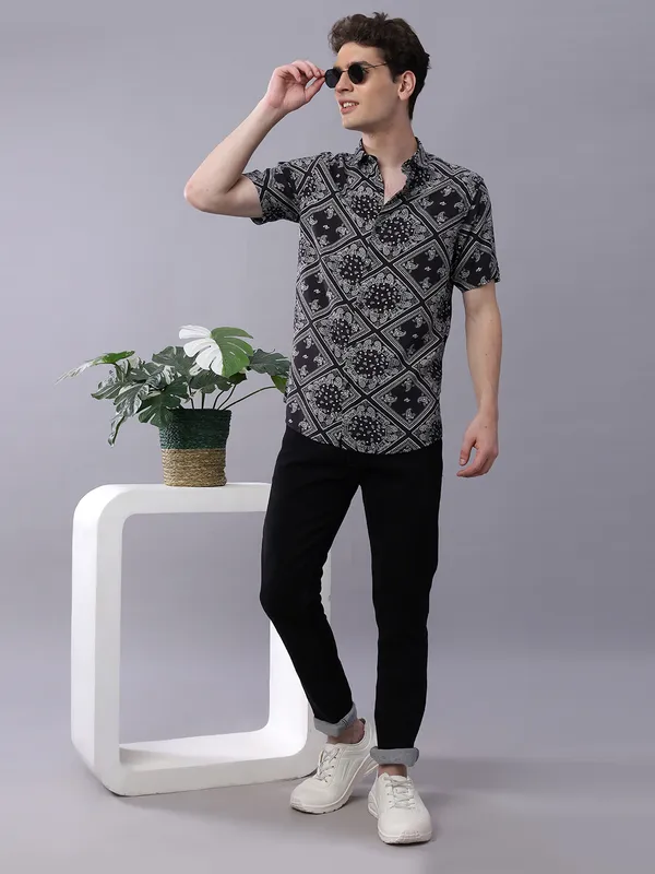 Black_Cotton_Rayon_Paisley_Print_Comfort_Fit_Half_Sleeves_Shirt_For_Men