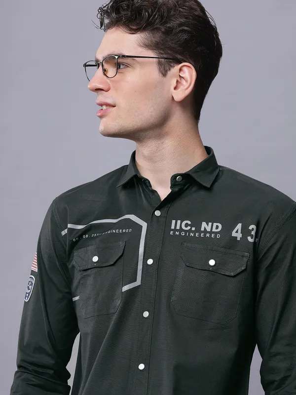 Dark_Green_Slim_Fit_Full_Sleeves_Shirt_With_Cargo_Pockets_For_Men