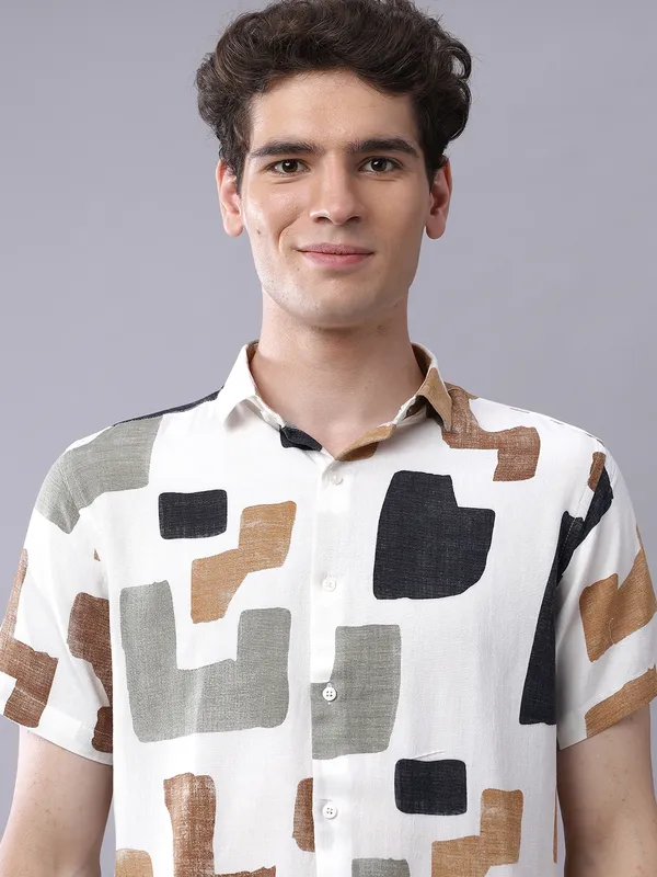 White_Cotton_Rayon_Abstract_Print_Comfort_Fit_Half_Sleeves_Shirt_For_Men