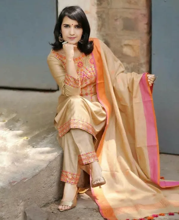 Orange_Cotton_Slub_Handloom_Kurta_Pant_With_Dupatta_Set_For_Summers