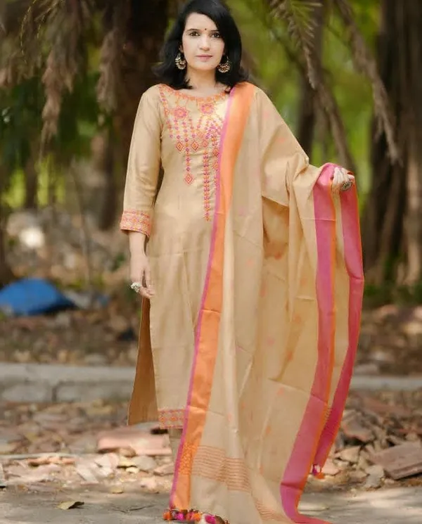 Orange_Cotton_Slub_Handloom_Kurta_Pant_With_Dupatta_Set_For_Summers