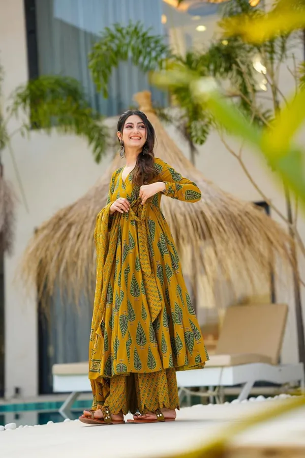 Cotton_60*60_kurta_pant_with_dupatta_set