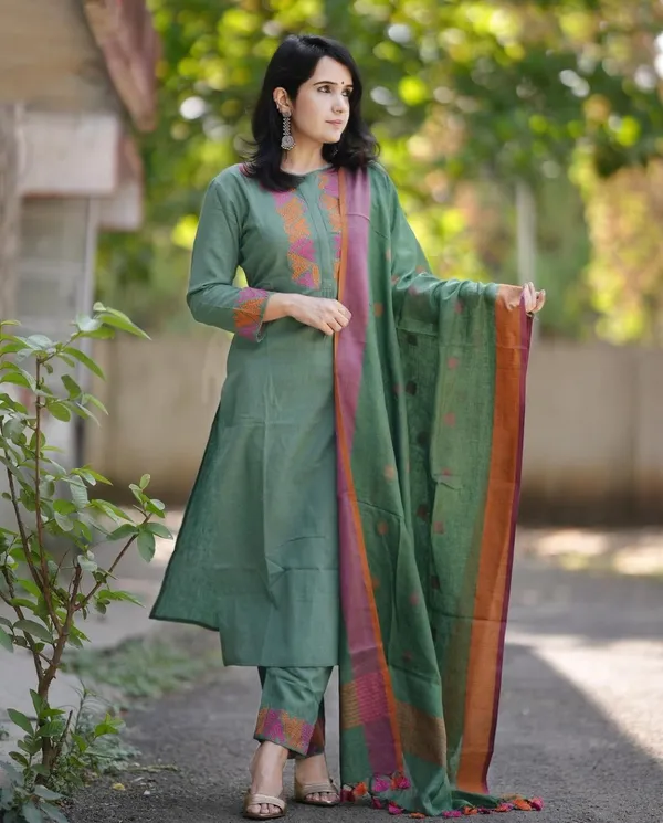 Green_Cotton_Slub_Handloom_Kurta_Pant_With_Dupatta_Set_For_Women