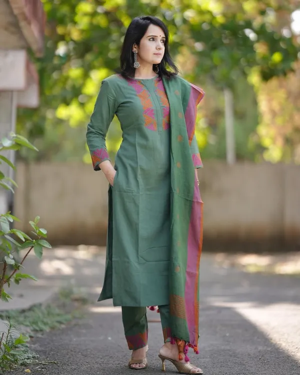 Green_Cotton_Slub_Handloom_Kurta_Pant_With_Dupatta_Set_For_Women