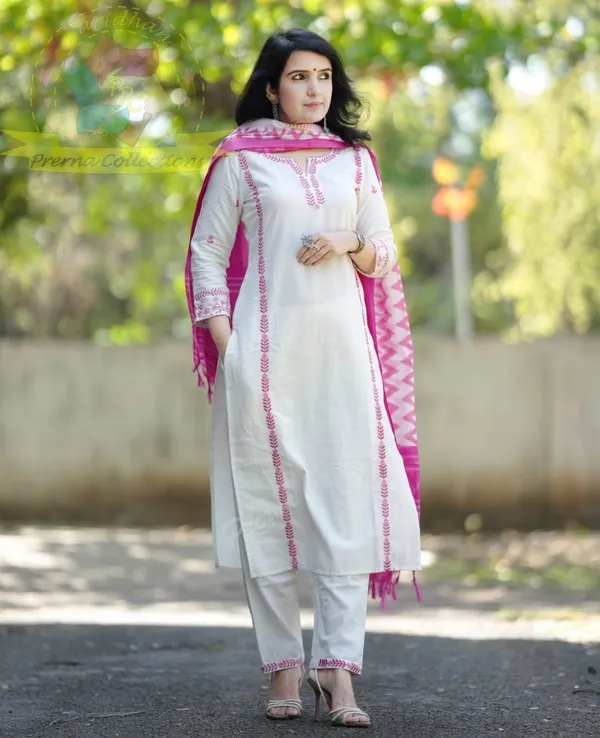 White_Cotton_Slub_Handloom_Kurta_Pant_With_Dupatta_Set_For_Women