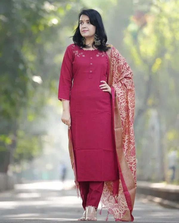 Cotton_Slub_Handloom_Kurta_Pant_With_Dupatta_Set