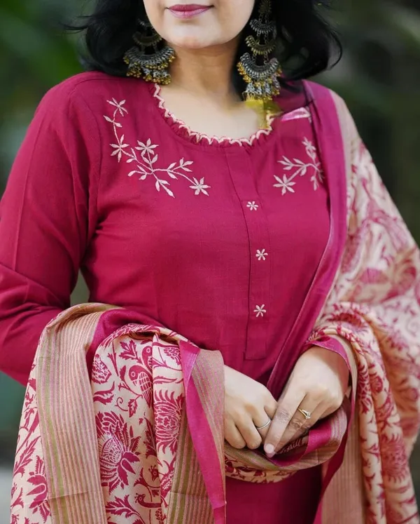 Cotton_Slub_Handloom_Kurta_Pant_With_Dupatta_Set