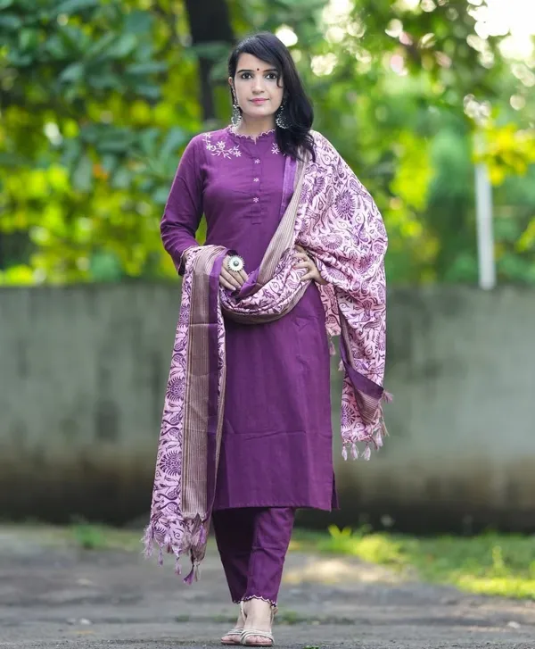 Wine_Colour_Cotton_Slub_Handloom_Kurta_Pant_With_Dupatta_Set