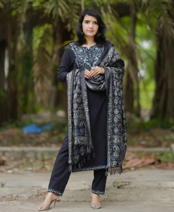 Black_Floral__Embroidery_Design_Cotton_Slub_Kurta_Pant_with_Dupatta_Set