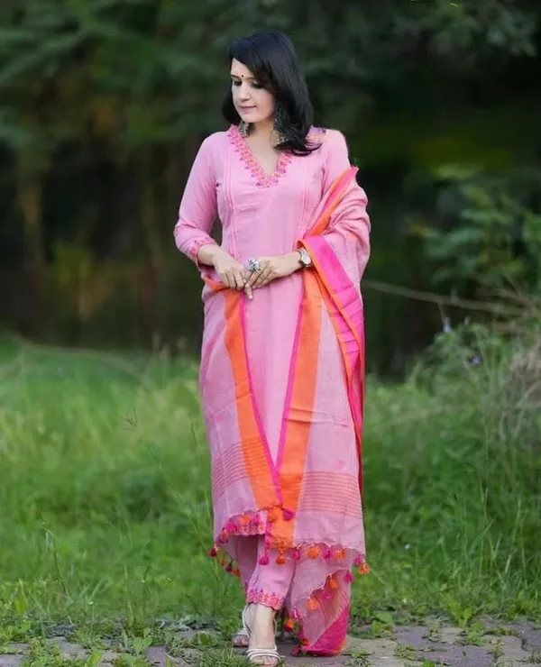 Handloom_Cotton_Kurta_Pant_With_Dupatta_Set