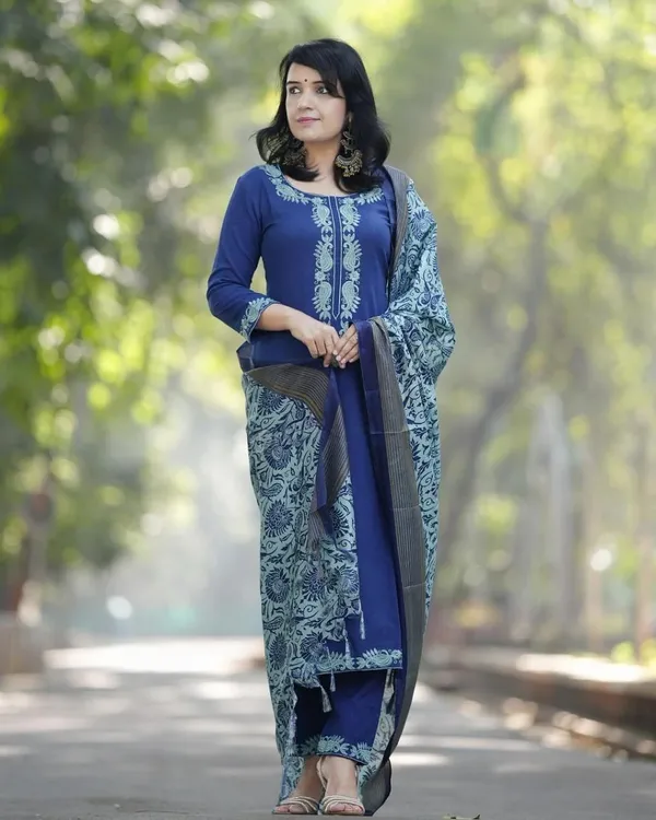 Khadi_Cotton_Embroidered_Set_With_Kurta_Pant_With_Dupatta_Set