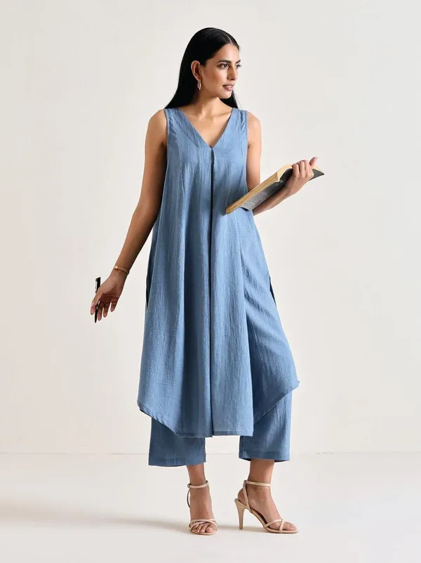 Light_blue_slub_Handloom_kurta_with_pant