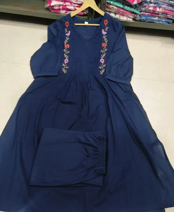 Pure_Cotton_Fabric_Pattern_Kurta_With_Heavy_Embroidered_Panels_Work