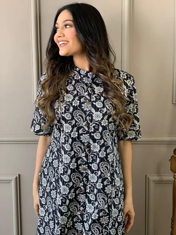 Pure_Cotton_Lurex_Kurta_Paired_With_Palazzo