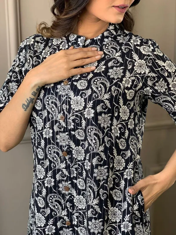 Pure_Cotton_Lurex_Kurta_Paired_With_Palazzo