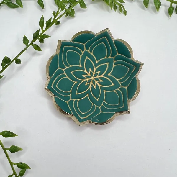 Multicolor_Mandala_Trinket_Dish_Cutter_|_10Cm_Flower_Clay_|_Jewelry_Dish_|_Boho_Clay_|_Embossing_Polymer_Clay_Tool_|