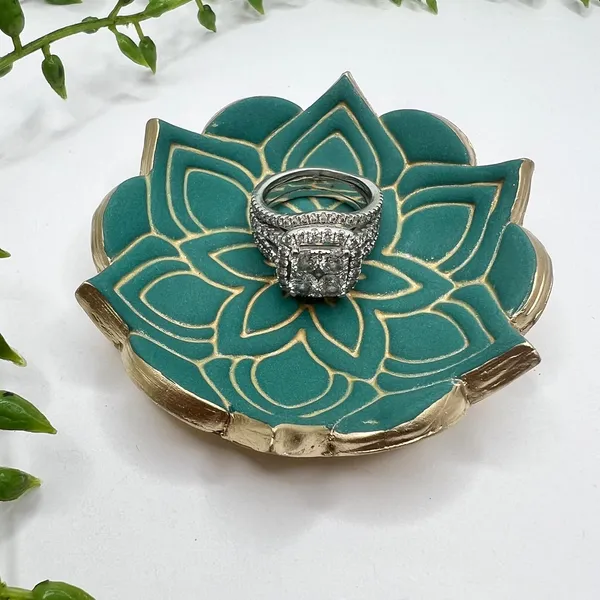 Multicolor_Mandala_Trinket_Dish_Cutter_|_10Cm_Flower_Clay_|_Jewelry_Dish_|_Boho_Clay_|_Embossing_Polymer_Clay_Tool_|