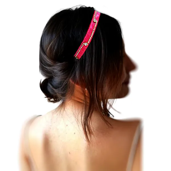 "Elegant_Ribbon-Covered_Hair_Band_with_Crystal_Nag_Chain_Adornment_and_Black_Ribbon_Ends_for_a_Chic,_Stylish_Look"