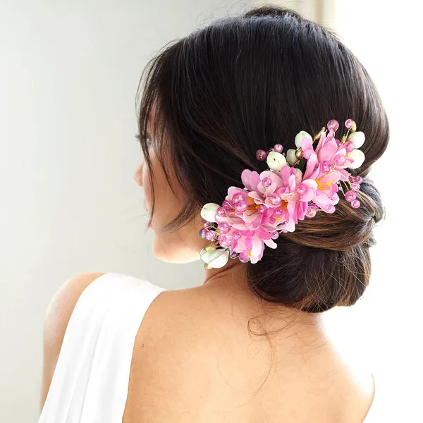 Artificial_Beautiful_Flower_Comb_Slide_|_Bridal_Hair_Barrette_Ties,_Hairpins_For_Women_&_Girls