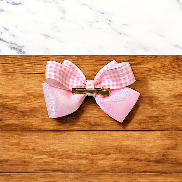 Chic_Elegance:_The_Perfect_Hair_Bow.