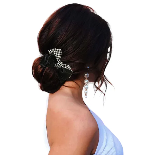 Chic_Elegance:_The_Perfect_Hair_Bow.