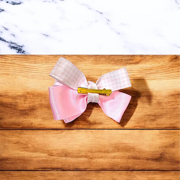 Chic_Elegance:_The_Perfect_Hair_Bow.