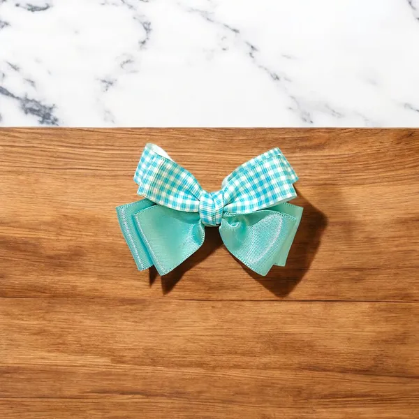 Chic_Elegance:_The_Perfect_Hair_Bow.