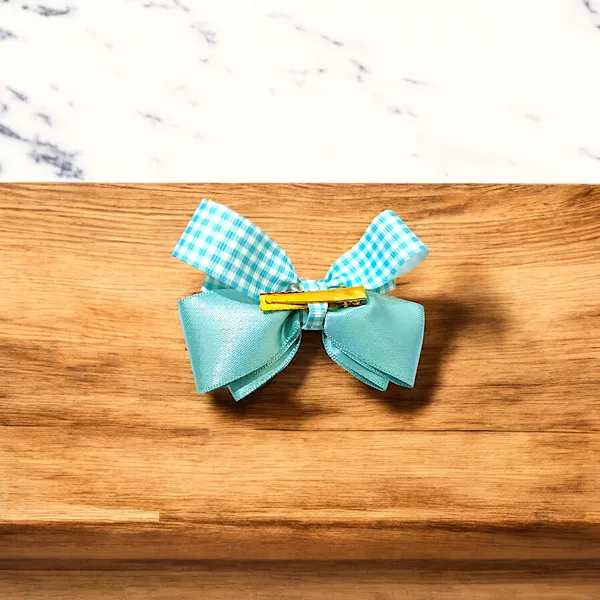 Chic_Elegance:_The_Perfect_Hair_Bow.