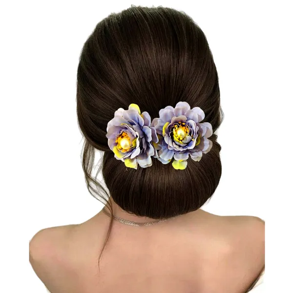 Elegant_Black_Base_Hair_Comb_with_Floral_Pearl_Embellishments.