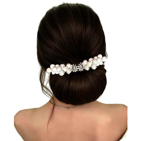 Elegant_Black_Juda_Piece_with_Mogra_Pollen_and_Pearl_Flower:_A_Handcrafted_Hair_Accessory_for_Effortless_Styling,_Comfort,_and_Versatility���������Perfect_for_Any_Occasion,_from_Casual_Days_to_Special_Events.