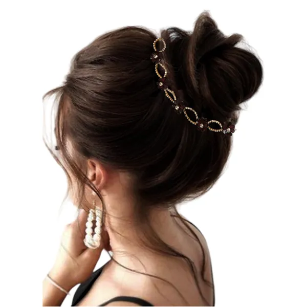 Elegant_Crystal_Chain_Headpiece_with_Delicate_Drop-Shaped_Flower_for_a_Glamorous,_Timeless_Hair_Accessory_Look