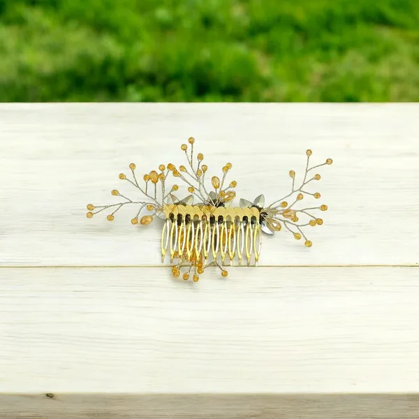 Elegant_Metal_Comb_with_Eye-Shaped_Crystal_Flowers_and_Beaded_Branches_���������_Stunning_Hair_Accessory_for_a_Charming_Look.