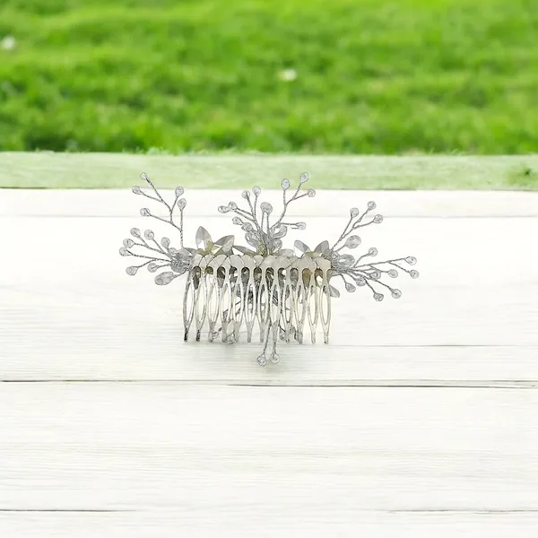 Elegant_Metal_Comb_with_Eye-Shaped_Crystal_Flowers_and_Beaded_Branches_���������_Stunning_Hair_Accessory_for_a_Charming_Look.