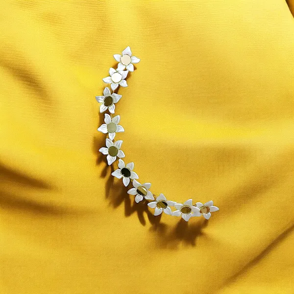 Elegant_Pearl_Flower_Headpiece_with_Golden_Round_Mirror_Adornments_and_Secure_Hook_Attachment_for_Bridal_and_Special_Occasions