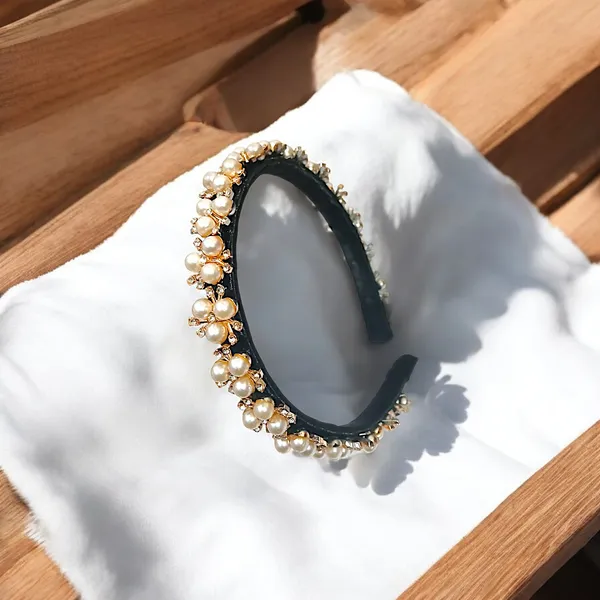 Elegant_Pearl_&_Crystal_Hair_Band.